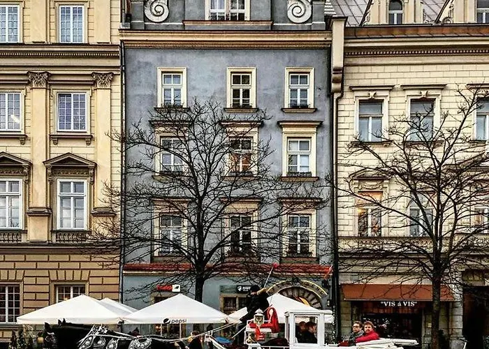 Air-conditioned In The Center, Old Town